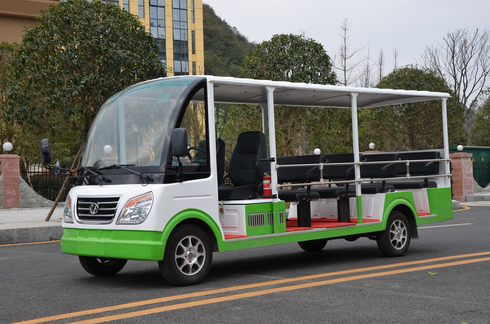 14座電動(dòng)觀光車多少錢 忠輝觀光車